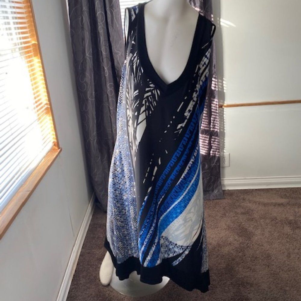 Avenue Blue/Black/Wht Geometric asymmetrical V-neck sleeveless dress, size 22/24